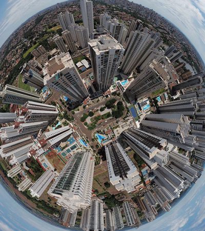 Mini-mundo-praça-pé-vermlho